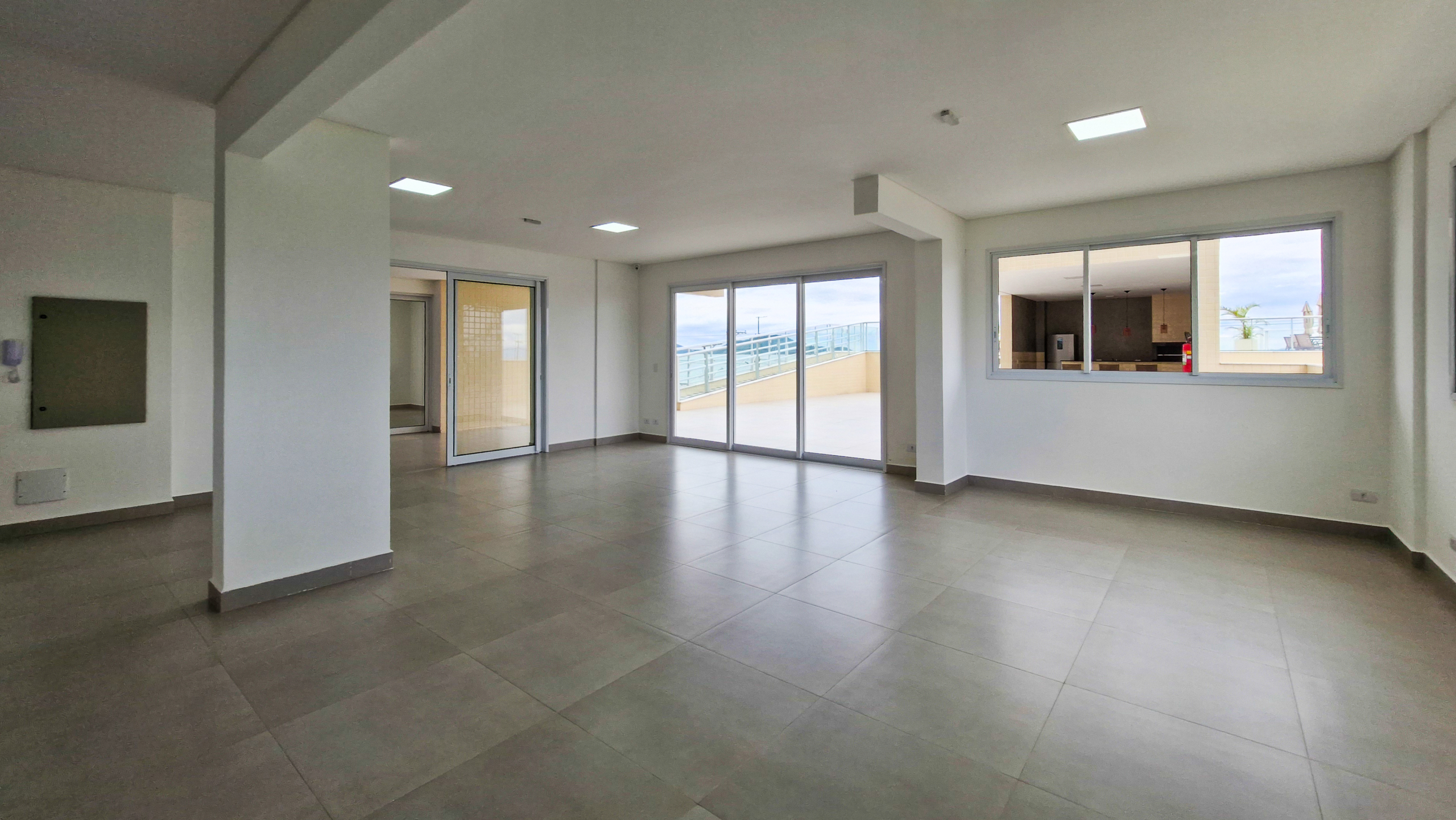 Apartamento Frente Mar à Venda na Praia de Massaguaçu – Caraguatatuba/SP