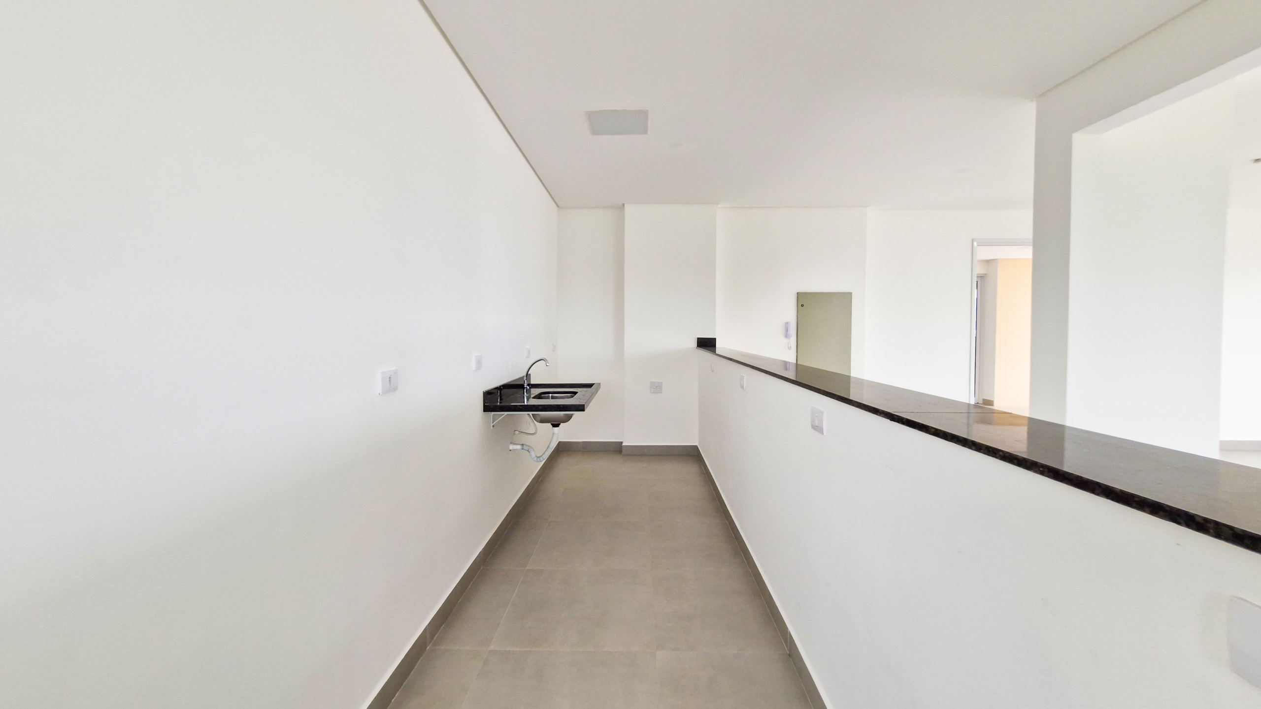 Apartamento Frente Mar à Venda na Praia de Massaguaçu – Caraguatatuba/SP