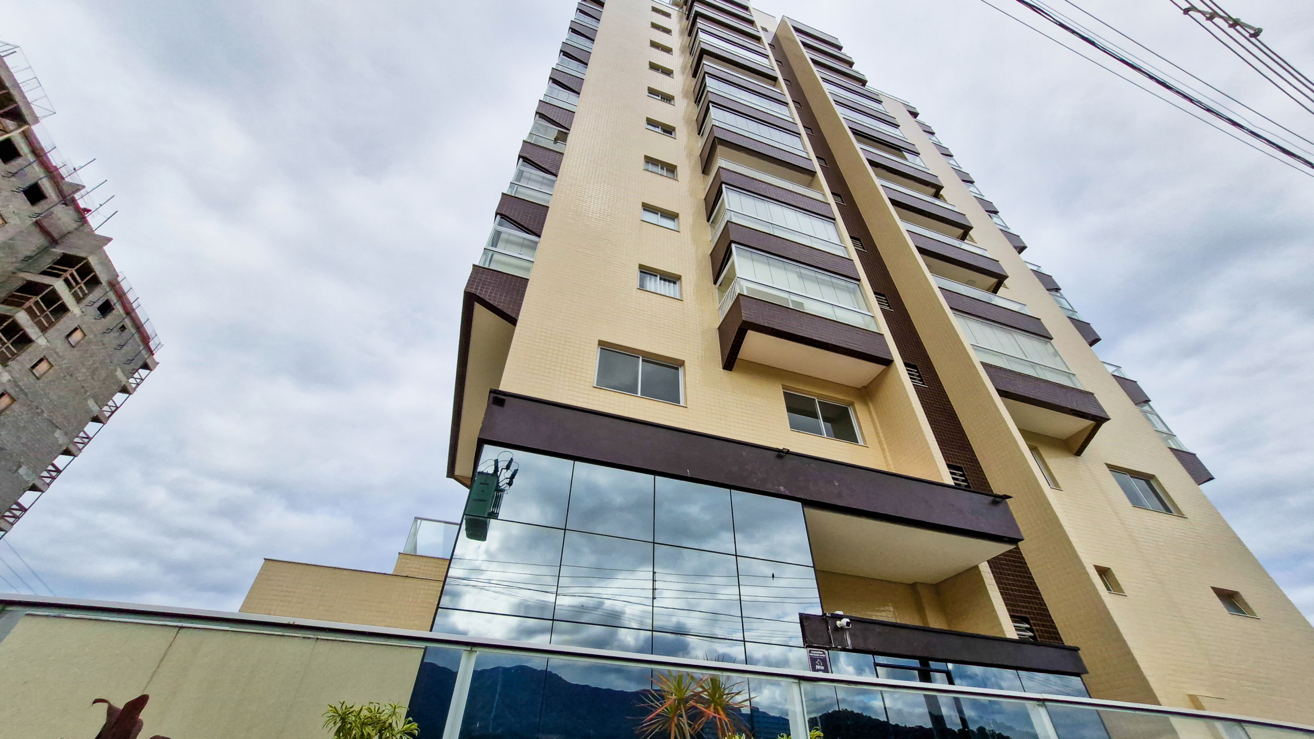 Apartamento Frente Mar à Venda na Praia de Massaguaçu – Caraguatatuba/SP