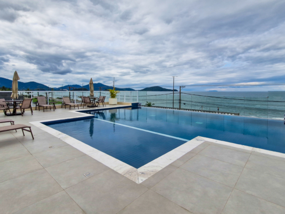 Apartamento Frente Mar à Venda na Praia de Massaguaçu – Caraguatatuba/SP