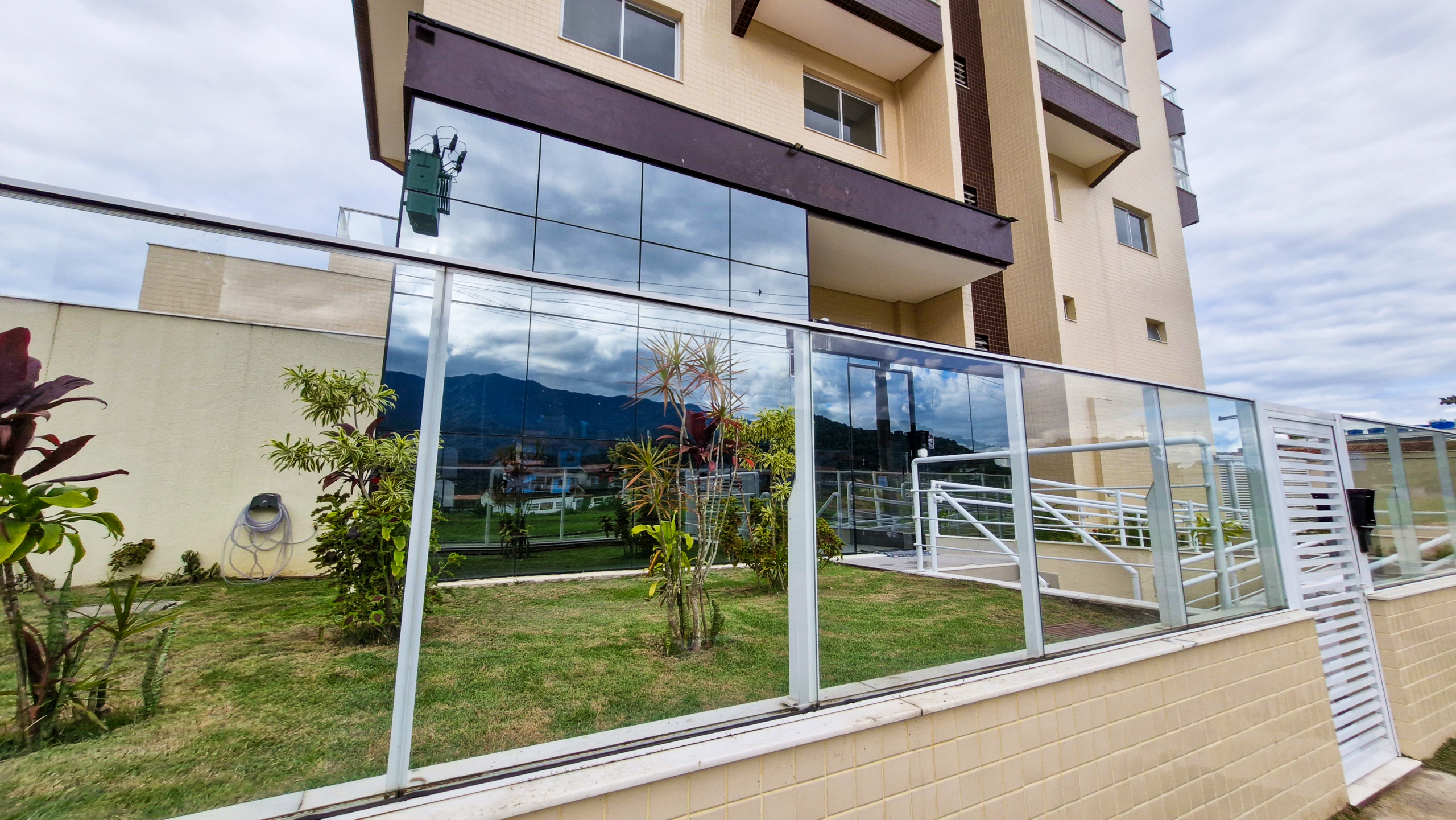 Apartamento Frente Mar à Venda na Praia de Massaguaçu – Caraguatatuba/SP