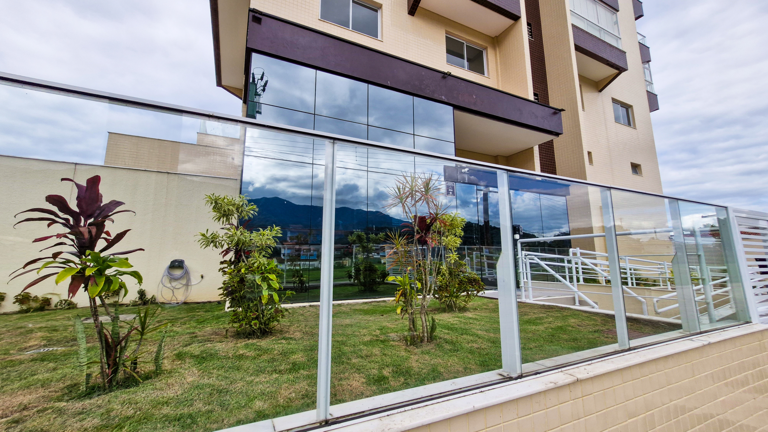 Apartamento Frente Mar à Venda na Praia de Massaguaçu – Caraguatatuba/SP
