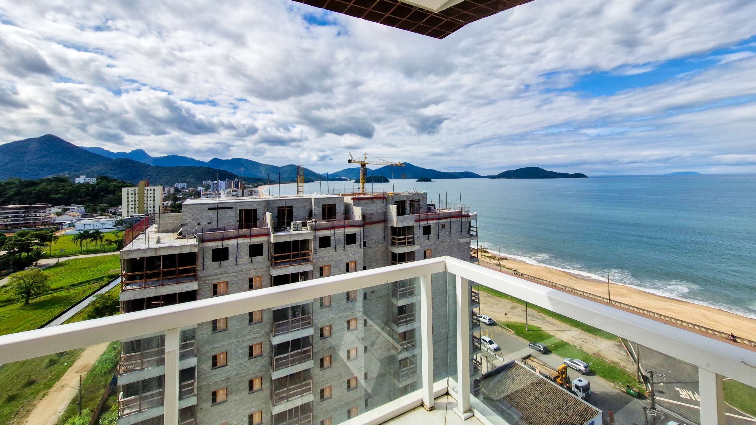 Cobertura Frente Mar à Venda na Praia de Massaguaçu – Caraguatatuba/SP