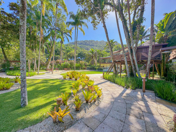 Mansão de Luxo Cinematográfica Pé na areia a venda na Domingas Dias – Ubatuba/SP