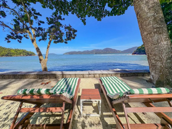 Mansão de Luxo Cinematográfica Pé na areia a venda na Domingas Dias – Ubatuba/SP