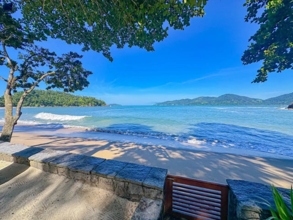 Mansão de Luxo Cinematográfica Pé na areia a venda na Domingas Dias – Ubatuba/SP