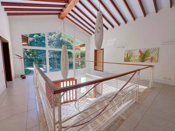 Mansão de Luxo Cinematográfica Pé na areia a venda na Domingas Dias – Ubatuba/SP