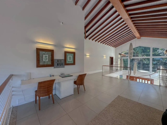 Mansão de Luxo Cinematográfica Pé na areia a venda na Domingas Dias – Ubatuba/SP