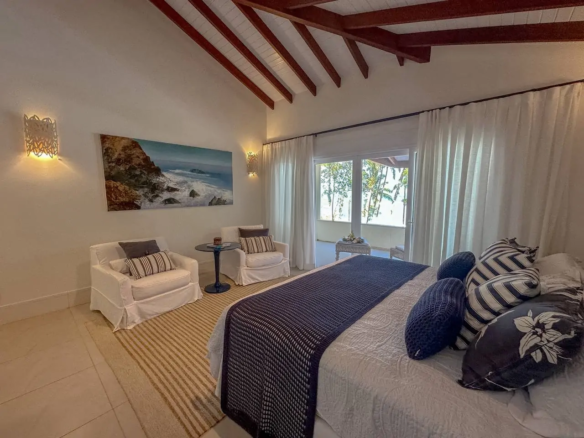 Mansão de Luxo Cinematográfica Pé na areia a venda na Domingas Dias – Ubatuba/SP