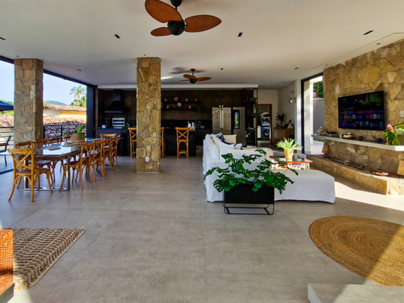 Casa de Alto Padrão no Condomínio Pedra Verde – Lázaro | Ubatuba