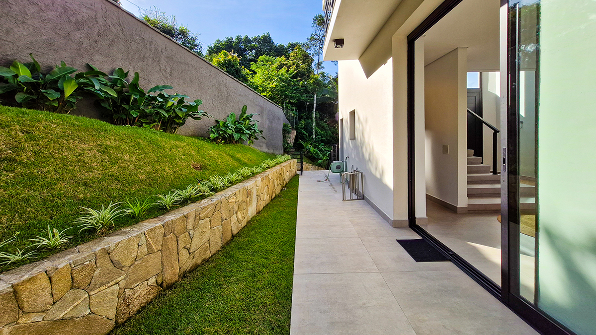 Casa de Alto Padrão no Condomínio Pedra Verde – Lázaro | Ubatuba