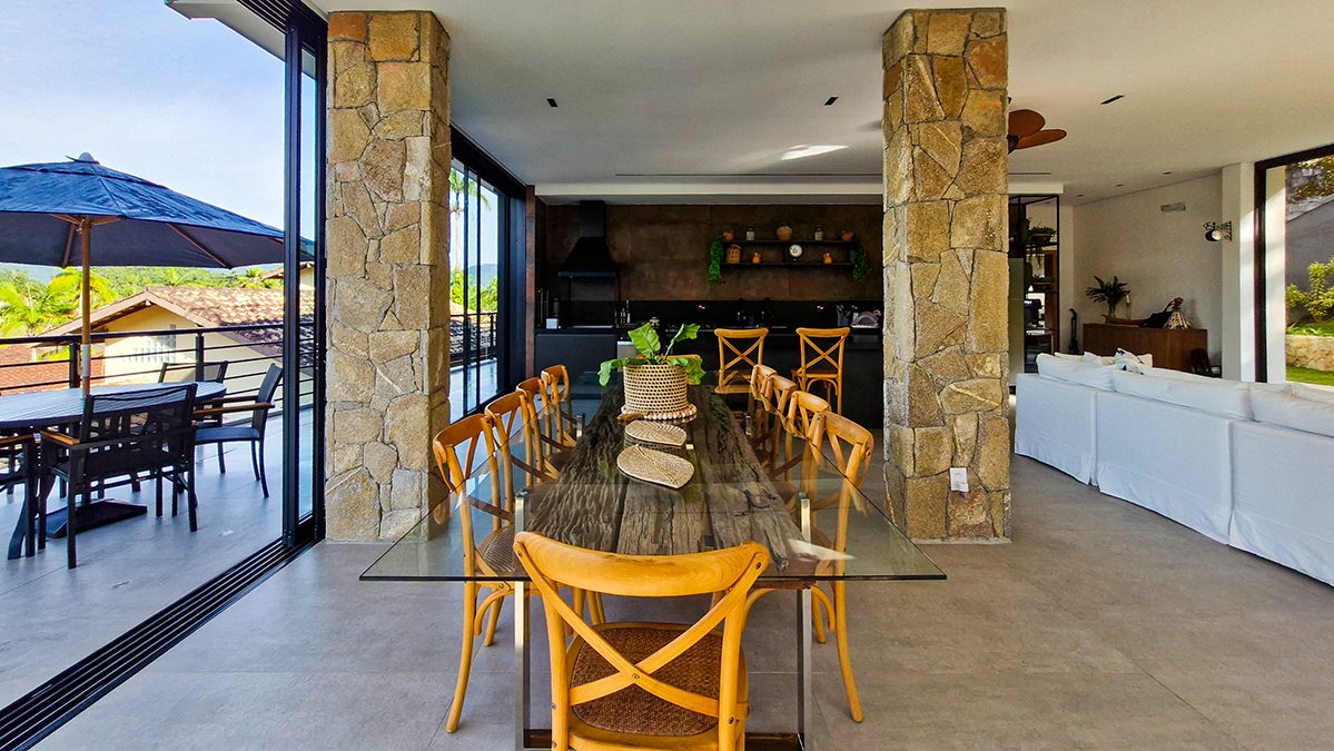 Casa de Alto Padrão no Condomínio Pedra Verde – Lázaro | Ubatuba