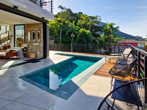 Casa de Alto Padrão no Condomínio Pedra Verde – Lázaro | Ubatuba