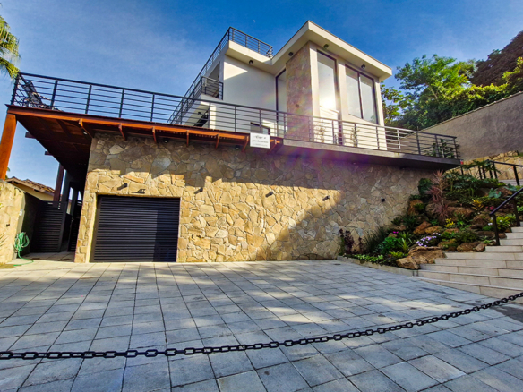 Casa de Alto Padrão no Condomínio Pedra Verde – Lázaro | Ubatuba