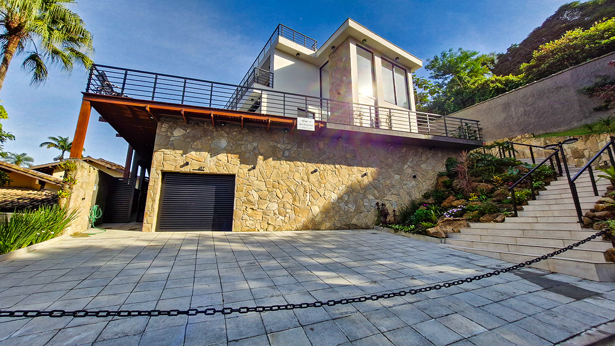 Casa de Alto Padrão no Condomínio Pedra Verde – Lázaro | Ubatuba