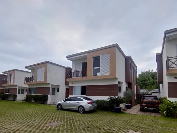 Casa Exclusiva com 4 Suítes em Condomínio de Alto Padrão em Juquehy