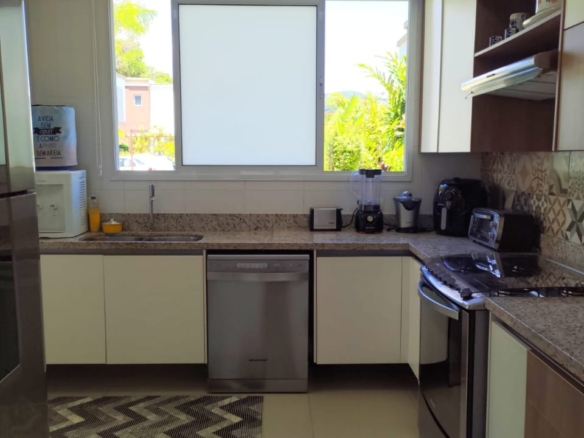 Casa Exclusiva com 4 Suítes em Condomínio de Alto Padrão em Juquehy