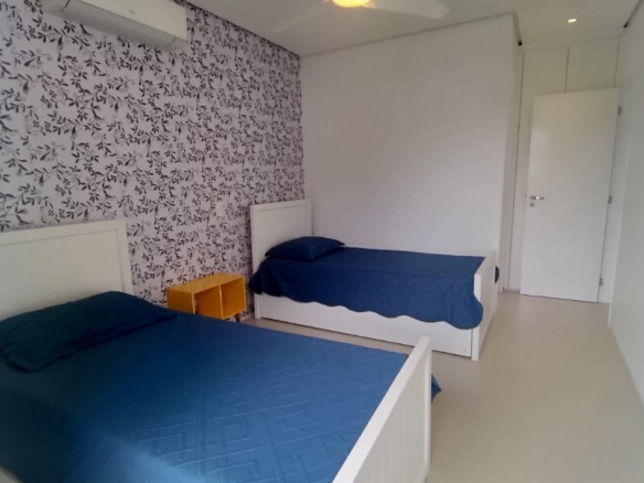 Casa Exclusiva com 4 Suítes em Condomínio de Alto Padrão em Juquehy