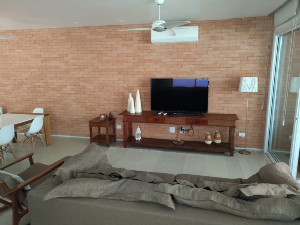 Casa Exclusiva com 4 Suítes em Condomínio de Alto Padrão em Juquehy