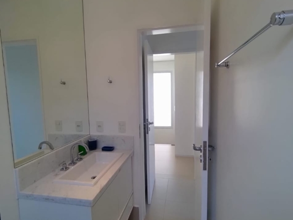 Casa Exclusiva com 4 Suítes em Condomínio de Alto Padrão em Juquehy