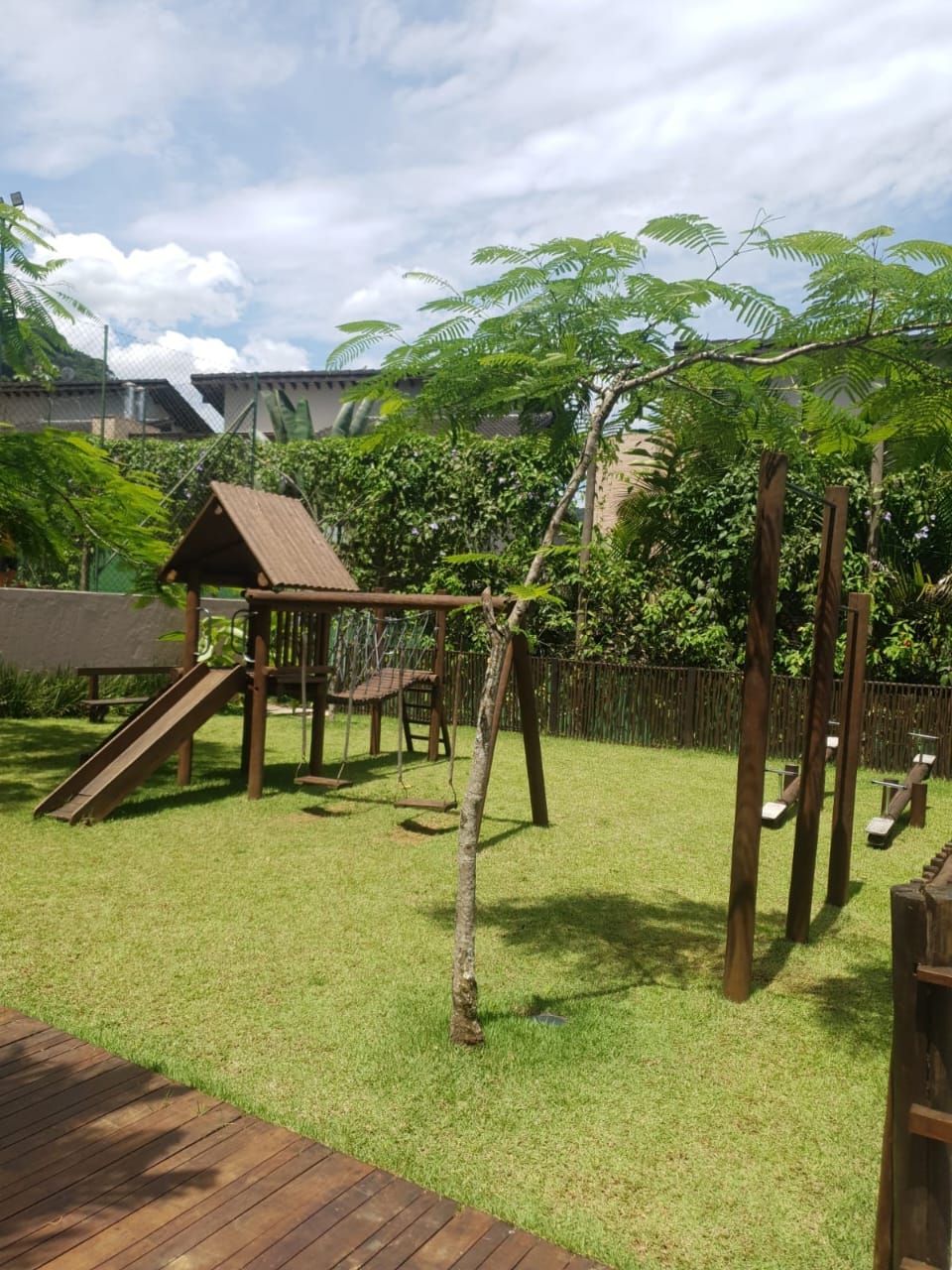 Casa Exclusiva com 4 Suítes em Condomínio de Alto Padrão em Juquehy