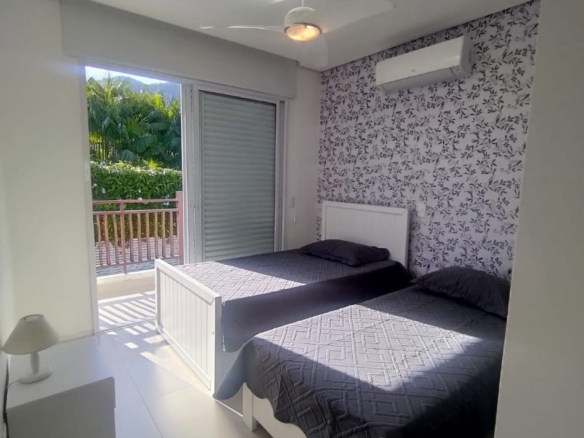 Casa Exclusiva com 4 Suítes em Condomínio de Alto Padrão em Juquehy
