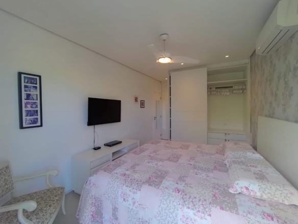 Casa Exclusiva com 4 Suítes em Condomínio de Alto Padrão em Juquehy