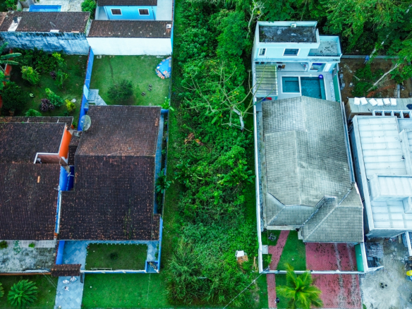 Terreno para Venda em condomínio fechado na Praia da Mococa com 384m²