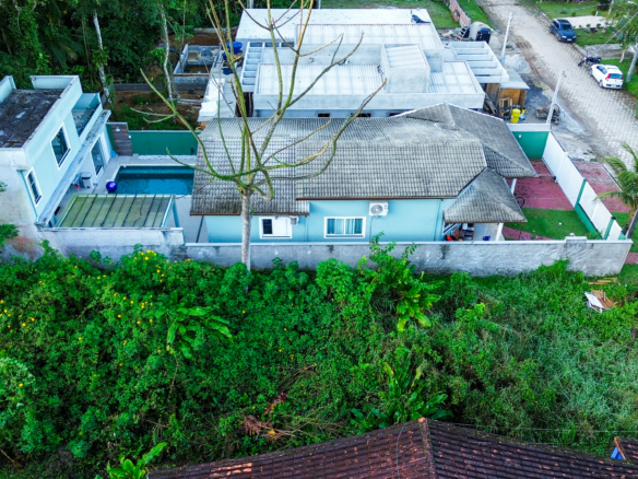 Terreno para Venda em condomínio fechado na Praia da Mococa com 384m²