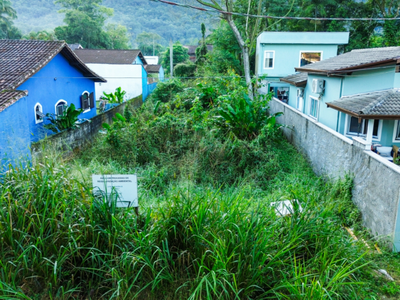 Terreno para Venda em condomínio fechado na Praia da Mococa com 384m²