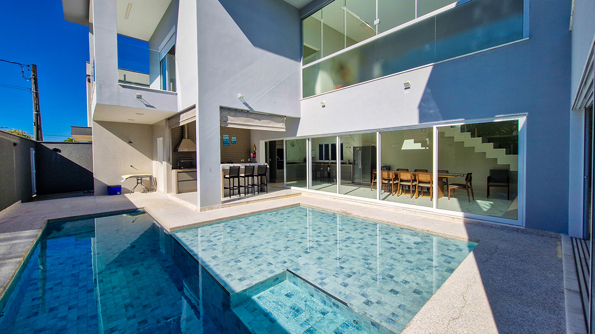 Casa à Venda no Condomínio Costa Nova Residence, em Massaguaçu com 4 suítes e 300m²