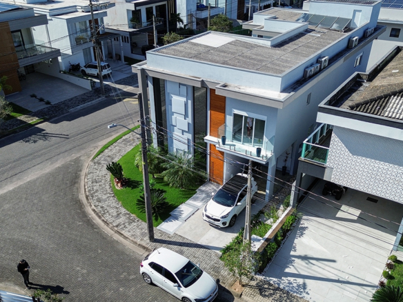 Casa à Venda no Condomínio Costa Nova Residence, em Massaguaçu com 4 suítes e 300m²