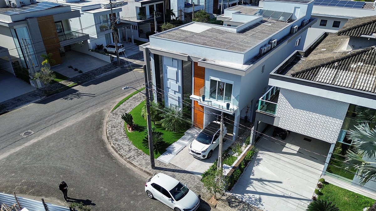 Casa à Venda no Condomínio Costa Nova Residence, em Massaguaçu com 4 suítes e 300m²
