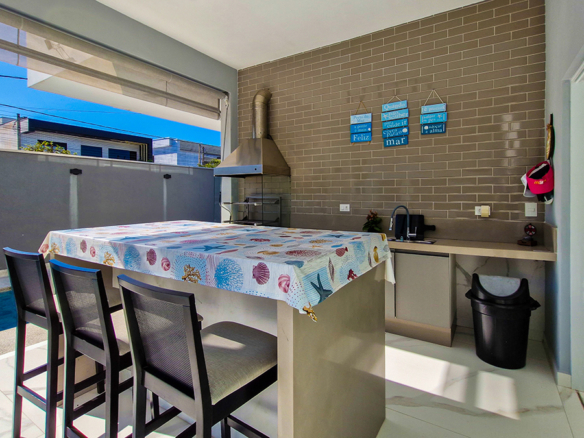 Casa à Venda no Condomínio Costa Nova Residence, em Massaguaçu com 4 suítes e 300m²
