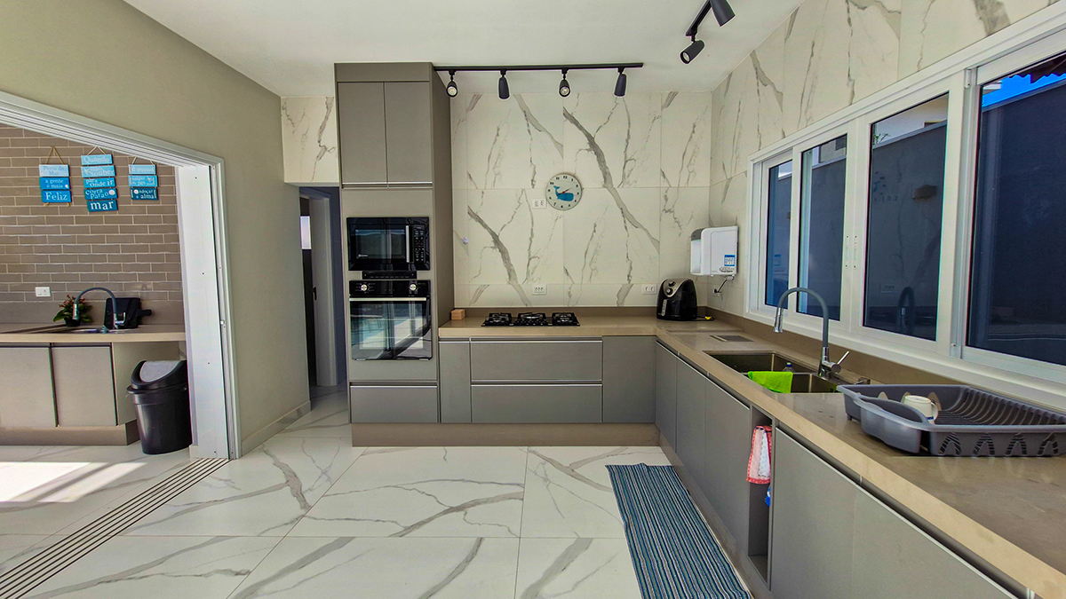 Casa à Venda no Condomínio Costa Nova Residence, em Massaguaçu com 4 suítes e 300m²