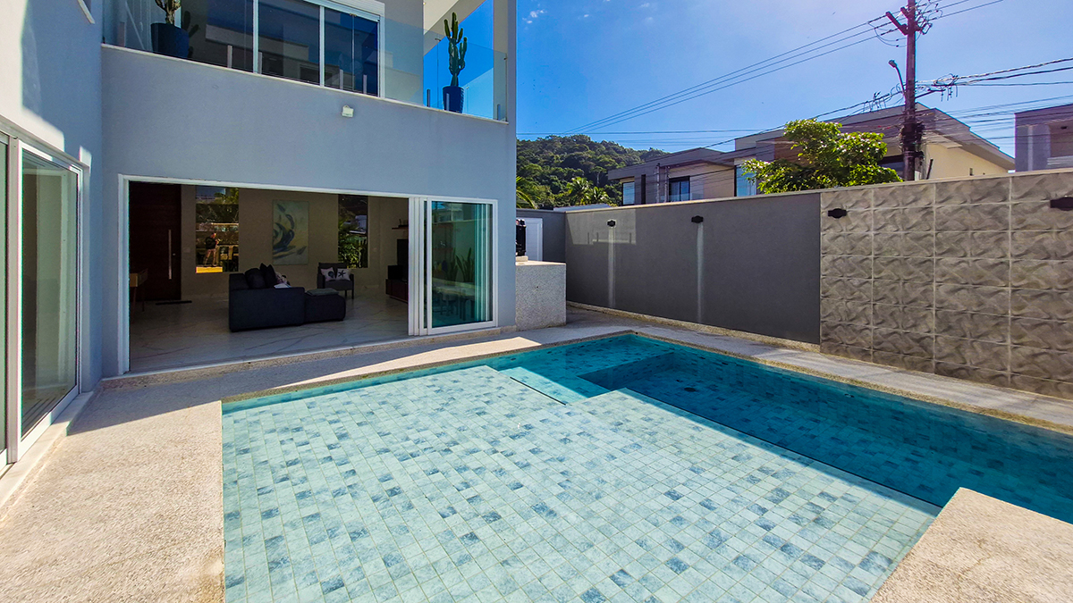 Casa à Venda no Condomínio Costa Nova Residence, em Massaguaçu com 4 suítes e 300m²