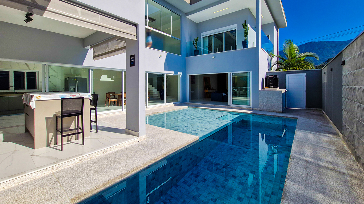 Casa à Venda no Condomínio Costa Nova Residence, em Massaguaçu com 4 suítes e 300m²