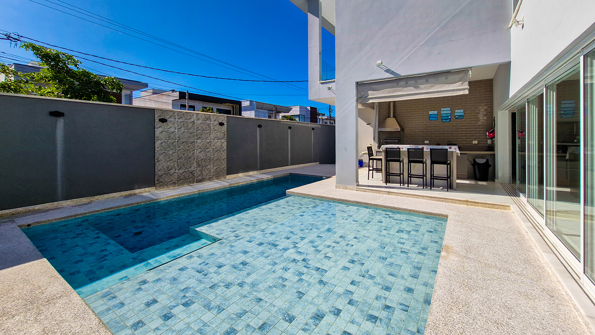 Casa à Venda no Condomínio Costa Nova Residence, em Massaguaçu com 4 suítes e 300m²