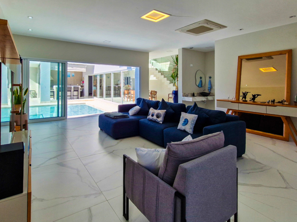 Casa à Venda no Condomínio Costa Nova Residence, em Massaguaçu com 4 suítes e 300m²