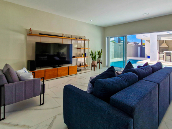Casa à Venda no Condomínio Costa Nova Residence, em Massaguaçu com 4 suítes e 300m²
