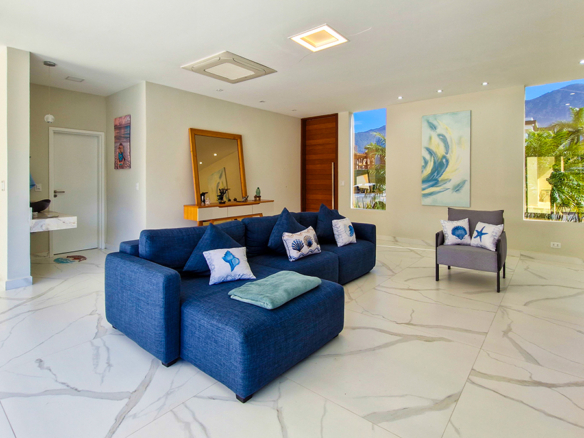 Casa à Venda no Condomínio Costa Nova Residence, em Massaguaçu com 4 suítes e 300m²