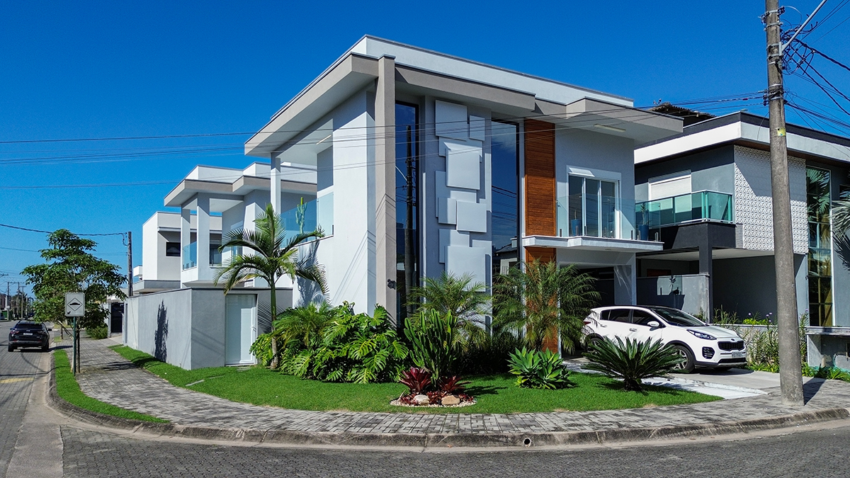 Casa à Venda no Condomínio Costa Nova Residence, em Massaguaçu com 4 suítes e 300m²