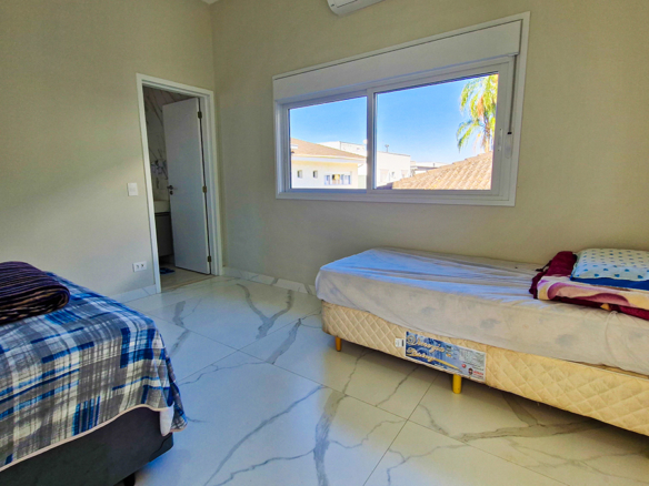 Casa à Venda no Condomínio Costa Nova Residence, em Massaguaçu com 4 suítes e 300m²