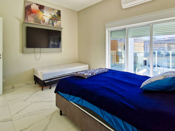 Casa à Venda no Condomínio Costa Nova Residence, em Massaguaçu com 4 suítes e 300m²