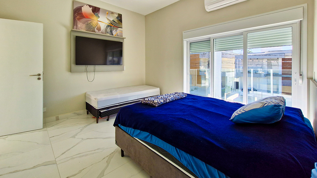Casa à Venda no Condomínio Costa Nova Residence, em Massaguaçu com 4 suítes e 300m²