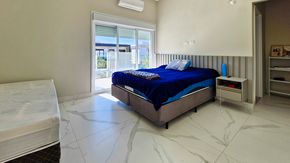Casa à Venda no Condomínio Costa Nova Residence, em Massaguaçu com 4 suítes e 300m²