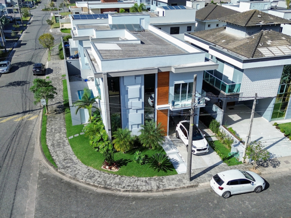 Casa à Venda no Condomínio Costa Nova Residence, em Massaguaçu com 4 suítes e 300m²