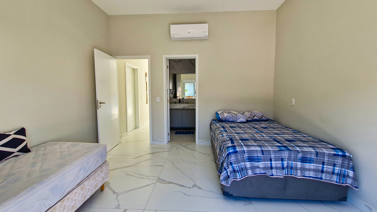 Casa à Venda no Condomínio Costa Nova Residence, em Massaguaçu com 4 suítes e 300m²