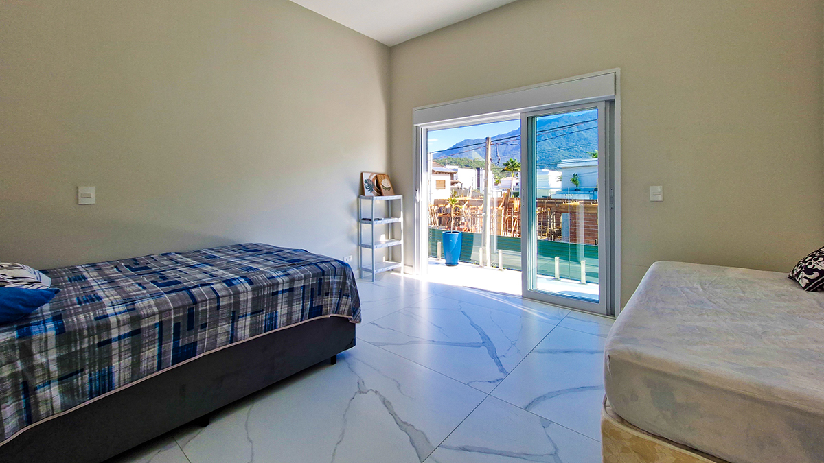 Casa à Venda no Condomínio Costa Nova Residence, em Massaguaçu com 4 suítes e 300m²