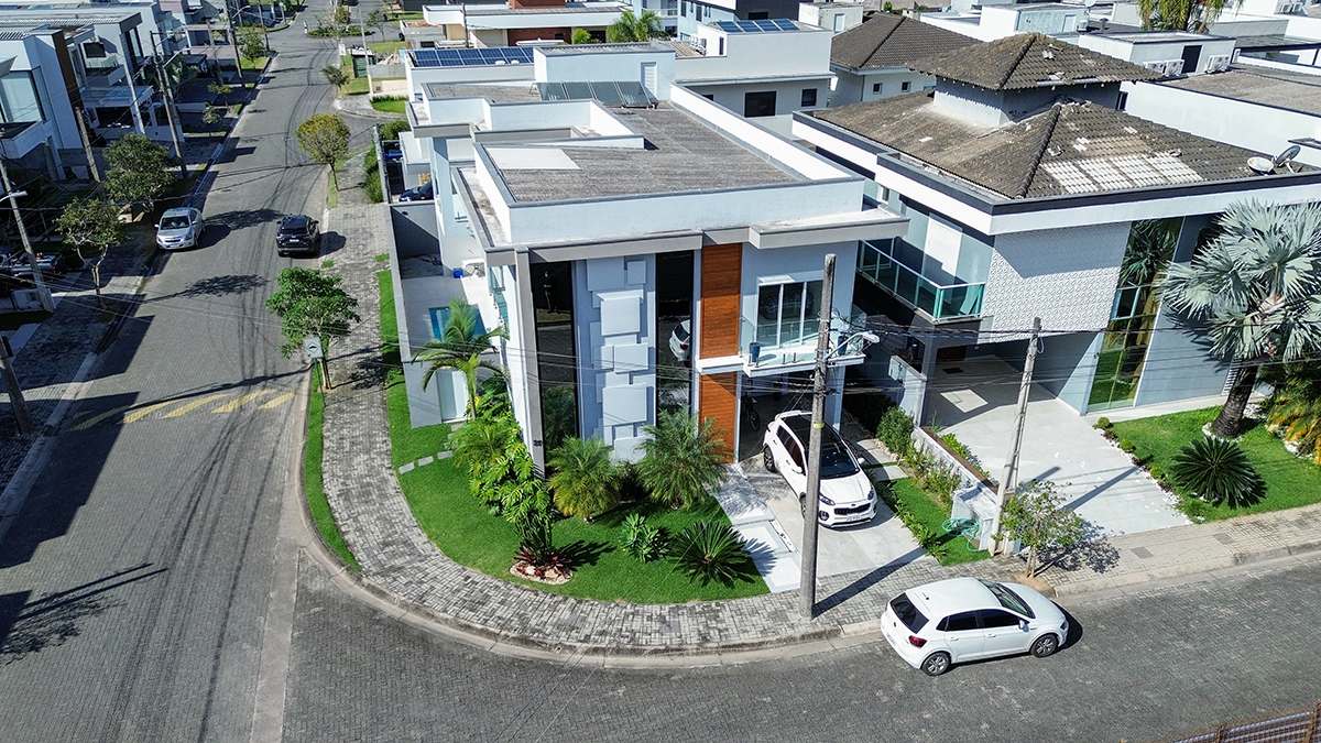 Casa à Venda no Condomínio Costa Nova Residence, em Massaguaçu com 4 suítes e 300m²